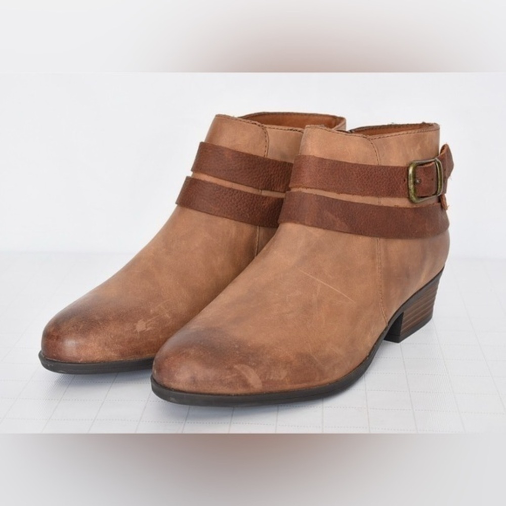 NIB CLARKS ADDIY CORA
TAN Leather Ankle Boots Women’s Sz 12